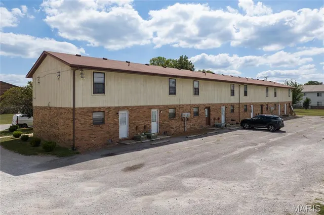 $5,750,000 | 1 Pheasantwood Drive, Belleville, IL 62226