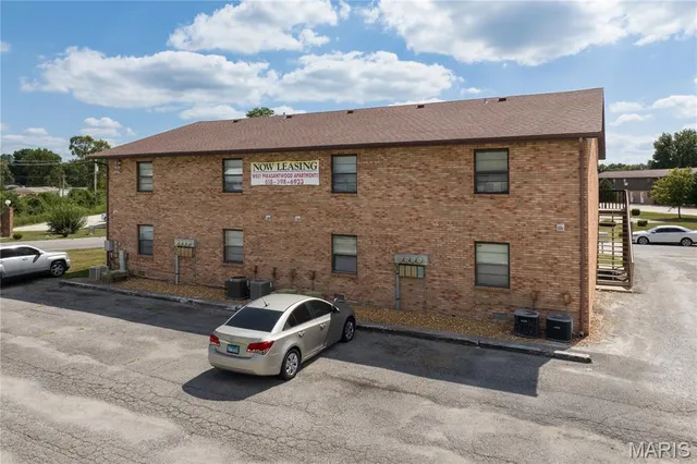 $5,750,000 | 1 Pheasantwood Drive, Belleville, IL 62226