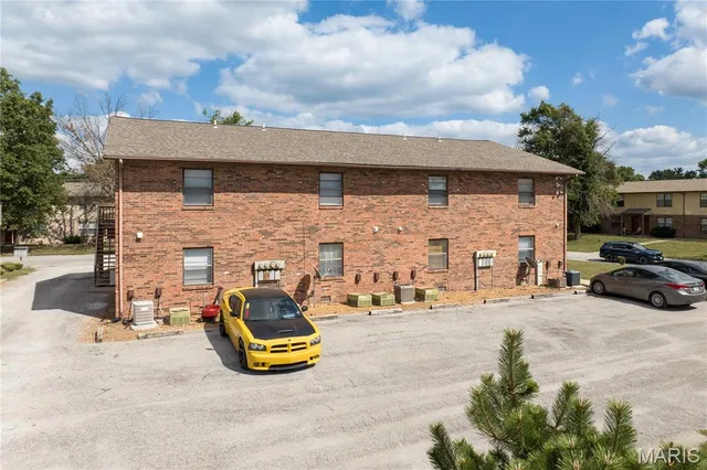 $5,750,000 | 1 Pheasantwood Drive, Belleville, IL 62226