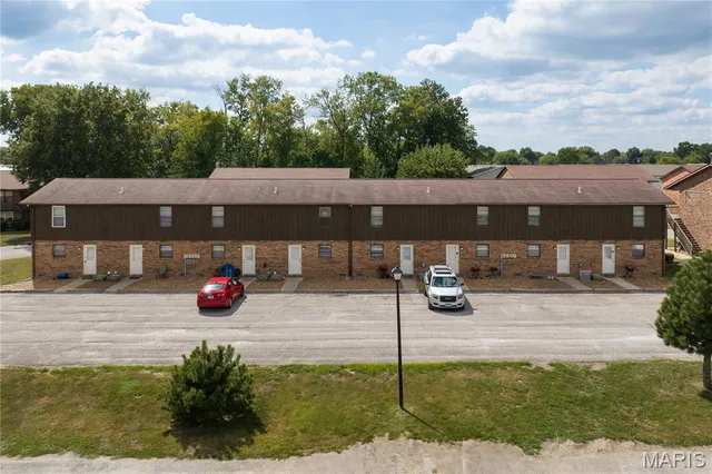 $5,750,000 | 1 Pheasantwood Drive, Belleville, IL 62226