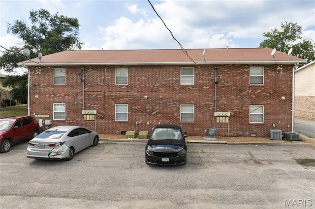 $5,750,000 | 1 Pheasantwood Drive, Belleville, IL 62226