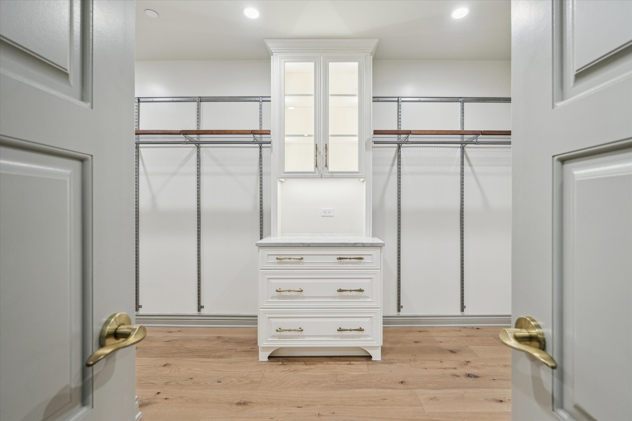 1717 Bissonnet Street, Unit 1604 Houston, TX 77005 - Photo 18 of 32 Walk-in primary closet.