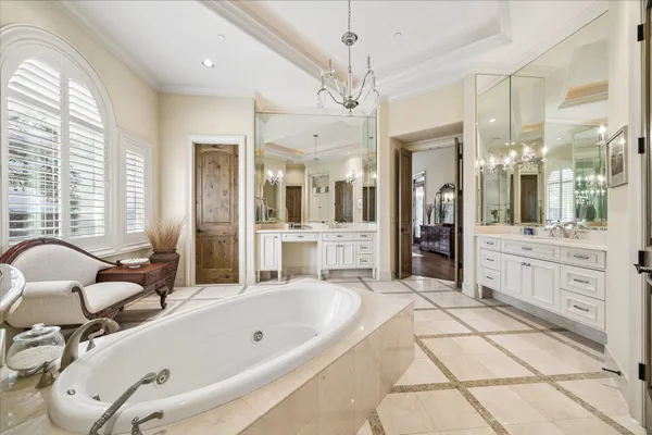 $4,500,000 | 107 Willowend Drive, Hunters Creek Village, TX 77024