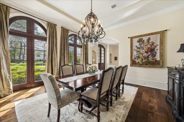 $4,500,000 | 107 Willowend Drive, Hunters Creek Village, TX 77024
