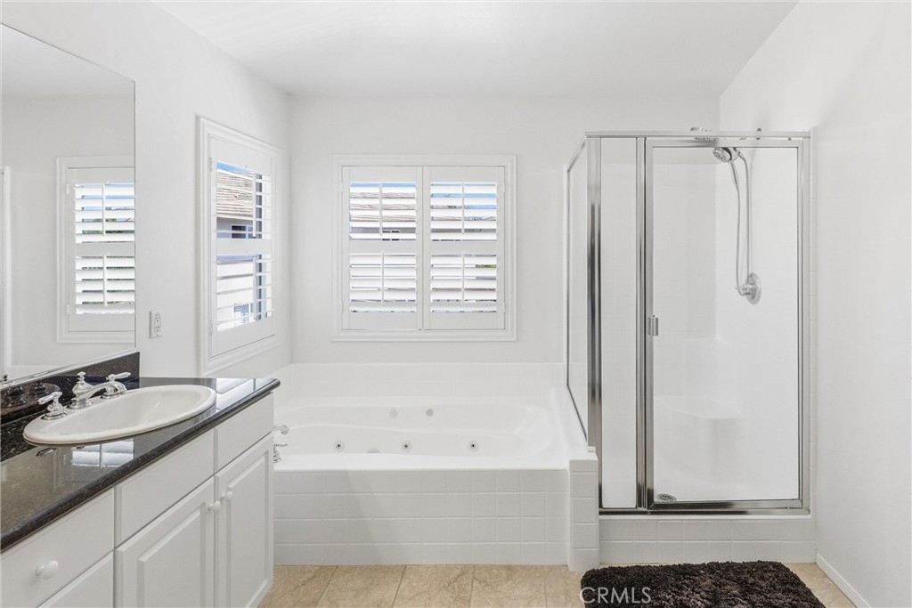 8336 Barnwood Lane Riverside, CA 92508 - Photo 22 of 44 Primary bathroom with jetted tub