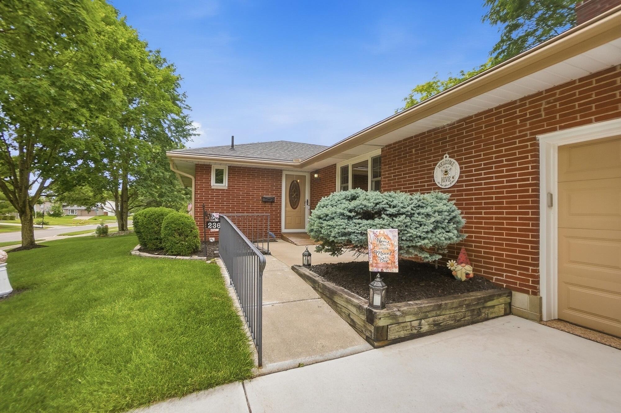 236 Drakewood Road Westerville, OH 43081 - Photo 4 of 55