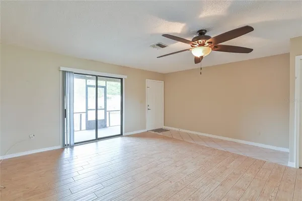 $1,650 | 11001 Southeast Sunset Harbor Road, Unit H52, Summerfield, FL 34491