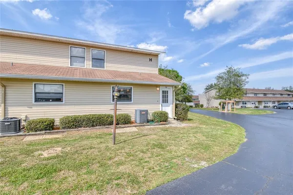 $1,650 | 11001 Southeast Sunset Harbor Road, Unit H52, Summerfield, FL 34491