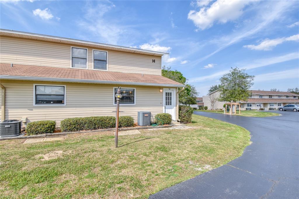 11001 Southeast Sunset Harbor Road, Unit H52 Summerfield, FL 34491 - Photo 30 of 31