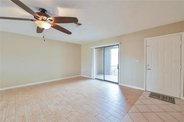 $1,650 | 11001 Southeast Sunset Harbor Road, Unit H52, Summerfield, FL 34491