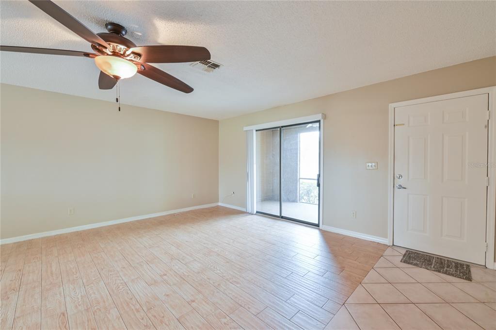 11001 Southeast Sunset Harbor Road, Unit H52 Summerfield, FL 34491 - Photo 7 of 31