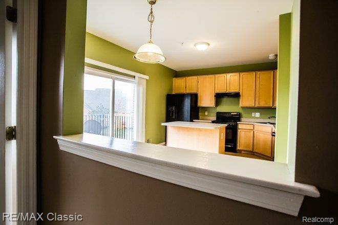 448 Cherry Orchard Road, Unit 77 Canton, MI 48188 - Photo 11 of 22 Kitchen 3