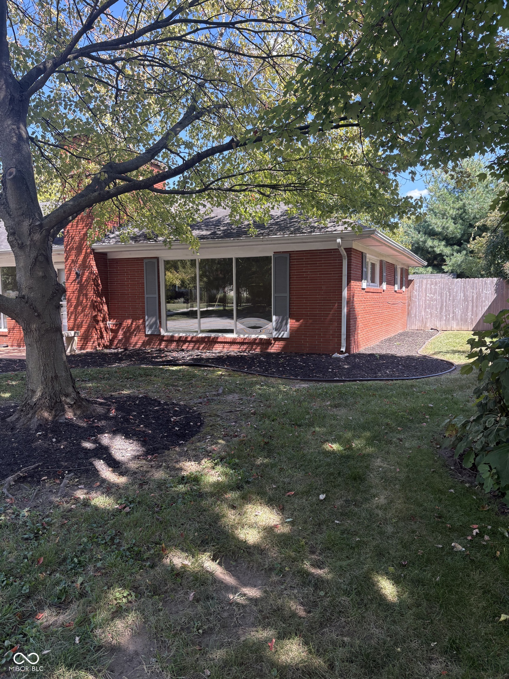 1921 Washington Street Columbus, IN 47201 - Photo 2 of 32