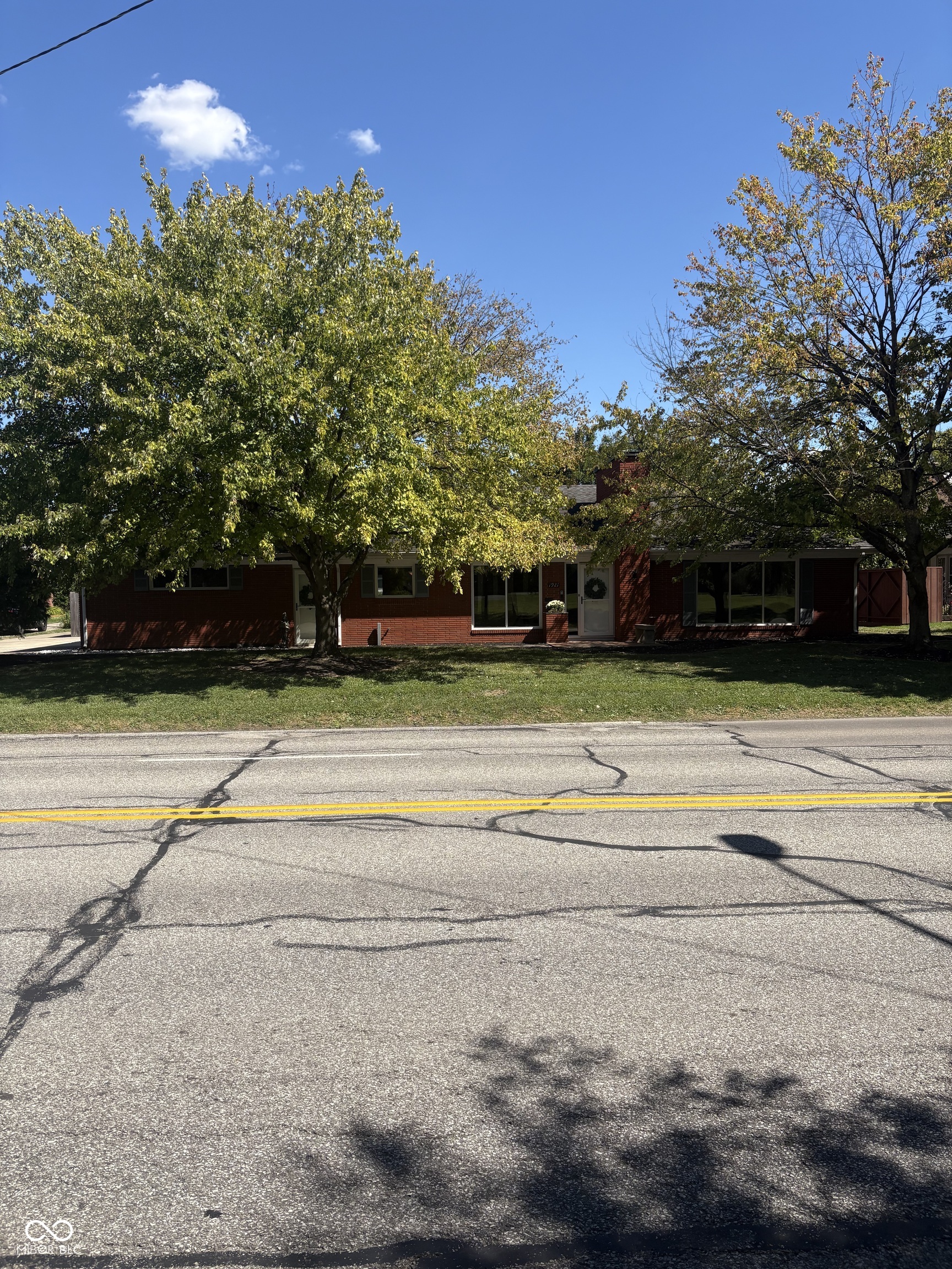 1921 Washington Street Columbus, IN 47201 - Photo 3 of 32