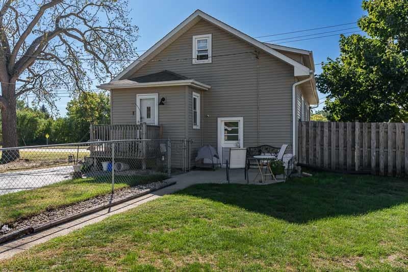 620 Harlem Road Machesney Park, IL 61115 - Photo 38 of 42 a front view of a house with a yard