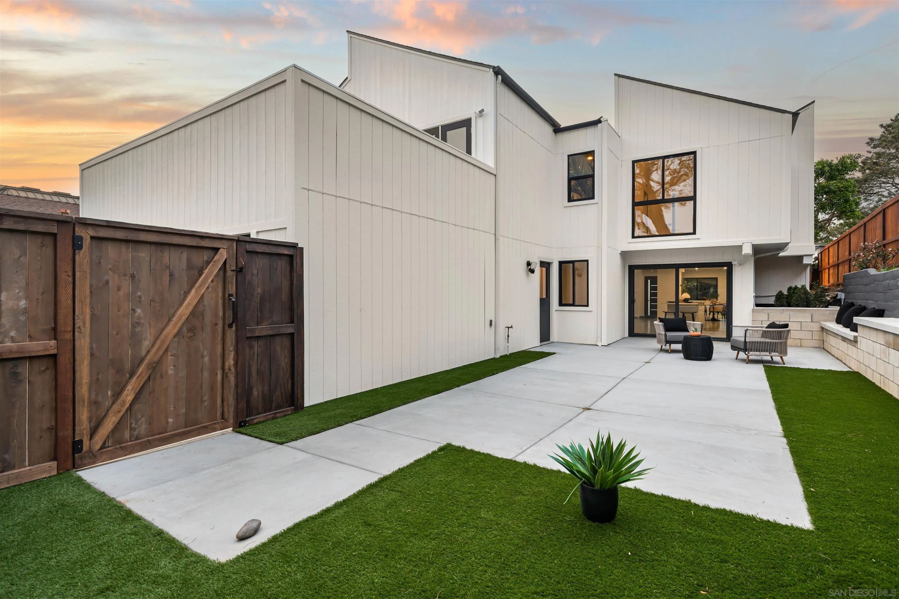 2029 Del Mar Heights Road Del Mar, CA 92014 - Photo 17 of 28