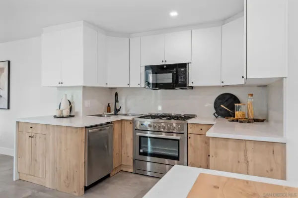 $4,295,000 | 2029 Del Mar Heights Road, Del Mar, CA 92014