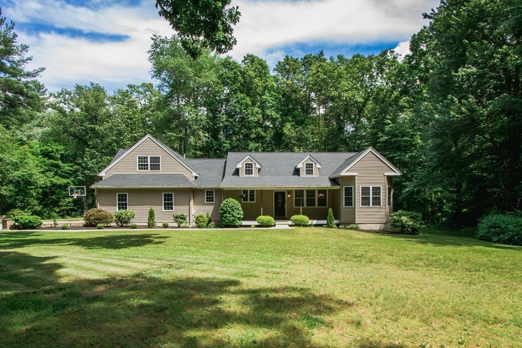 47 East Baylies Road Charlton, MA 01507 - Photo 3 of 42