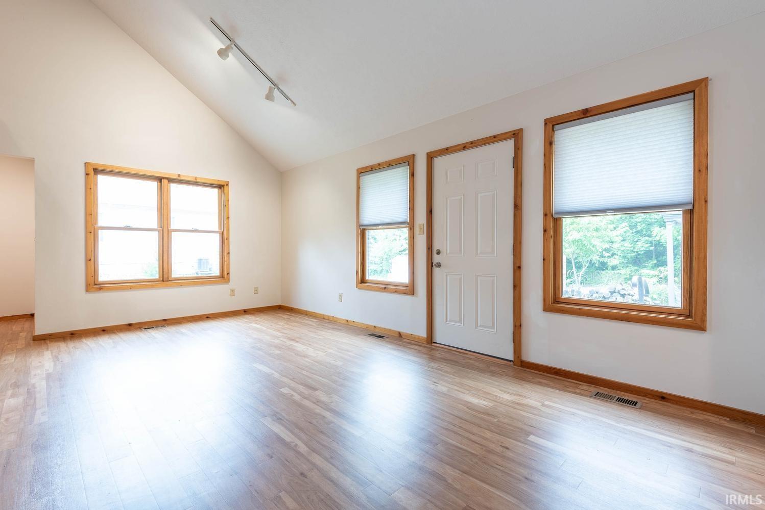 3850 South Snoddy Road Bloomington, IN 47401 - Photo 8 of 36