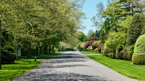 $11,495,000 | 57 Lee Avenue, East Hampton, NY 11937