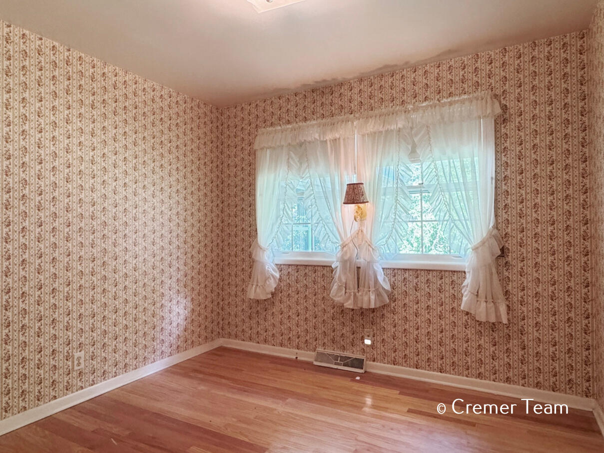 9068 Victor Avenue Jenison, MI 49428 - Photo 22 of 30 Bedroom #3 View 1