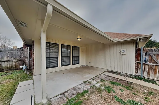$2,375 | 1521 Shonka Drive, Carrollton, TX 75007