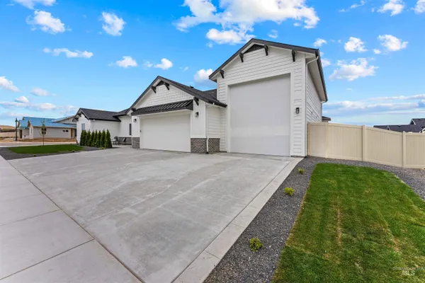$649,995 | 9943 West Sunberry Court, Star, ID 83669