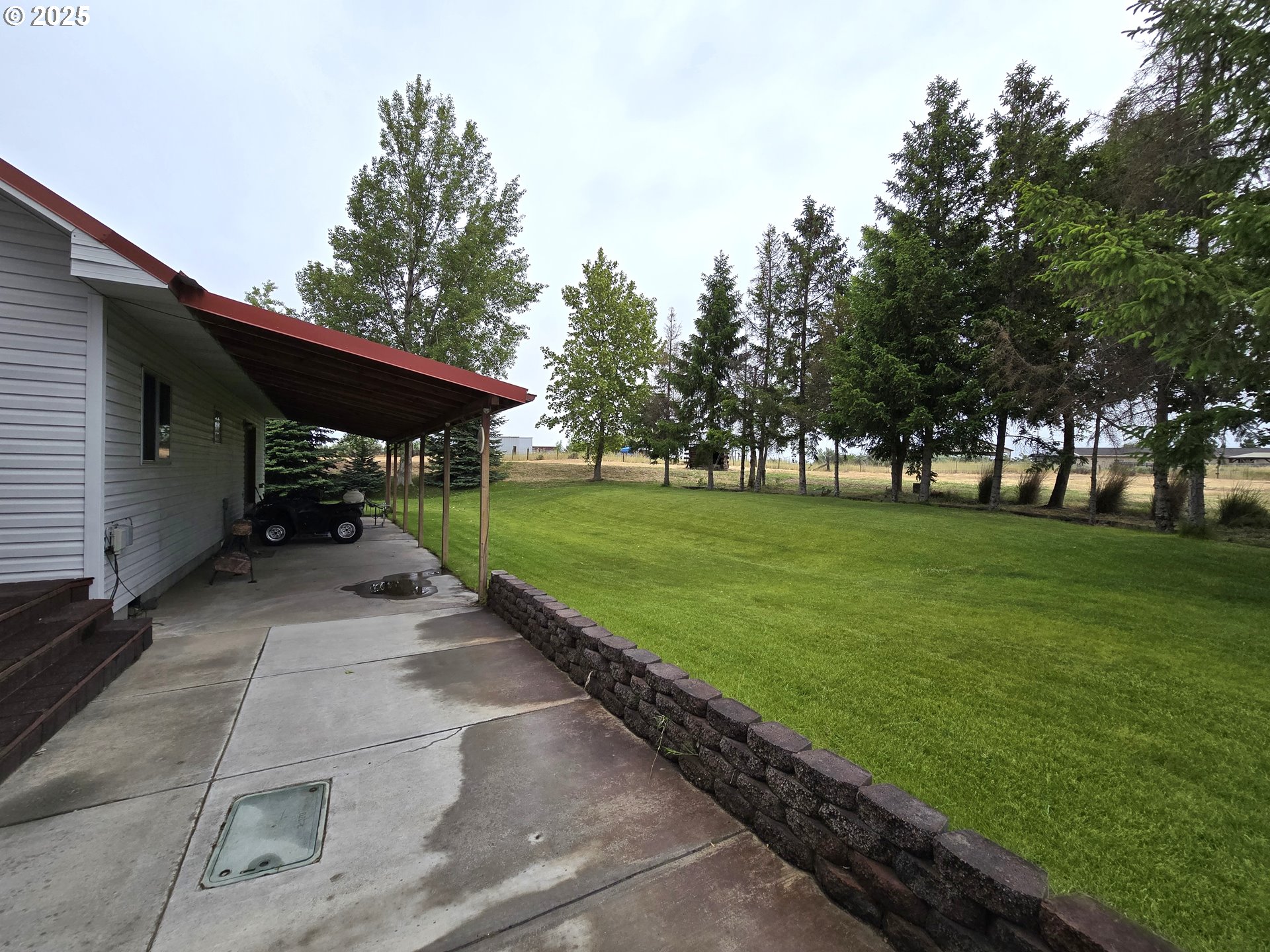 80393 Zimmer Lane Hermiston, OR 97838 - Photo 35 of 46 a view of a park with large trees