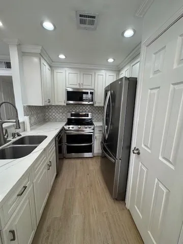 $1,750 | 3030 Edenborn Avenue, Unit 225, Metairie, LA 70002