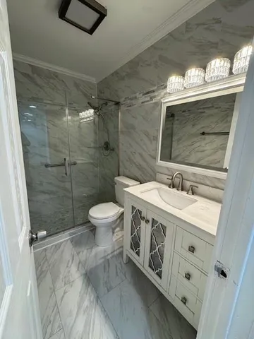 $1,750 | 3030 Edenborn Avenue, Unit 225, Metairie, LA 70002