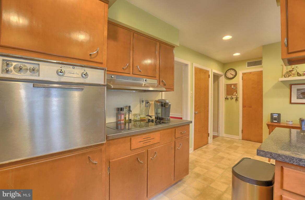 300 Pleasure Road Lancaster, PA 17601 - Photo 12 of 33 Gallery Image 12