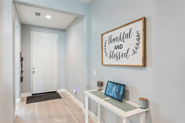 a view of a dinning room with kitchen island