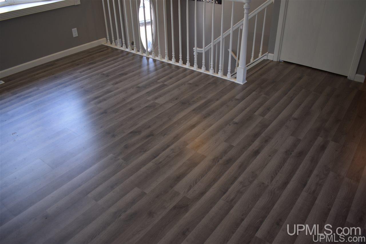 820 Willow Road Marquette, MI 49855 - Photo 4 of 20 Gallery Image 4