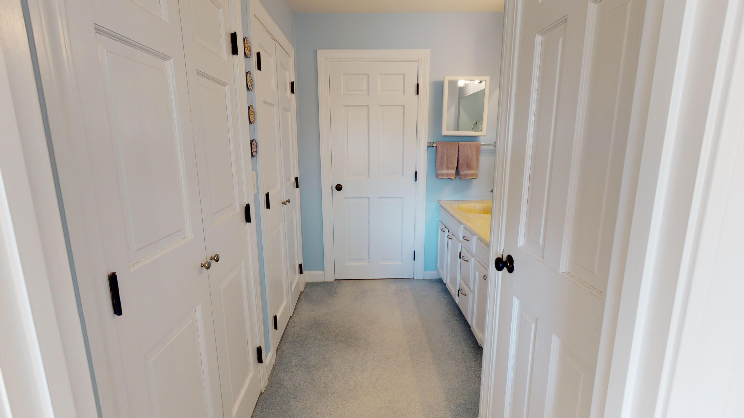 14 Stage Neck Road, Unit 3 York, ME 03909 - Photo 18 of 32 Ensuite dressing area