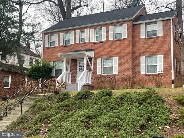 $1,500 | 7902 Garland Avenue, Unit 2, Takoma Park, MD 20912