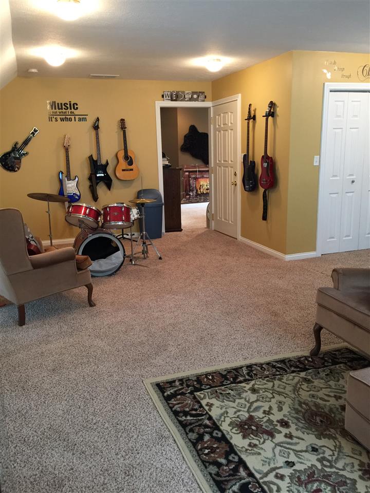 5125 North Union Valley Road Bloomington, IN 47404 - Photo 15 of 17 Gallery Image 15