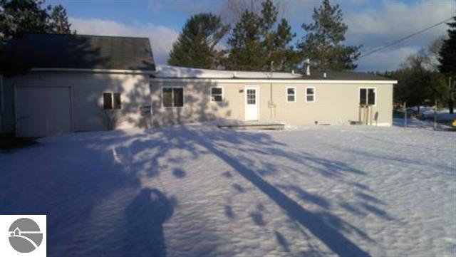 1265 North Haze Road Beulah, MI 49617 - Photo 2 of 27 1743371-1.JPG