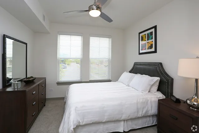 $1,977 | 700 East Algonquin Road, Unit 2412, Schaumburg, IL 60173