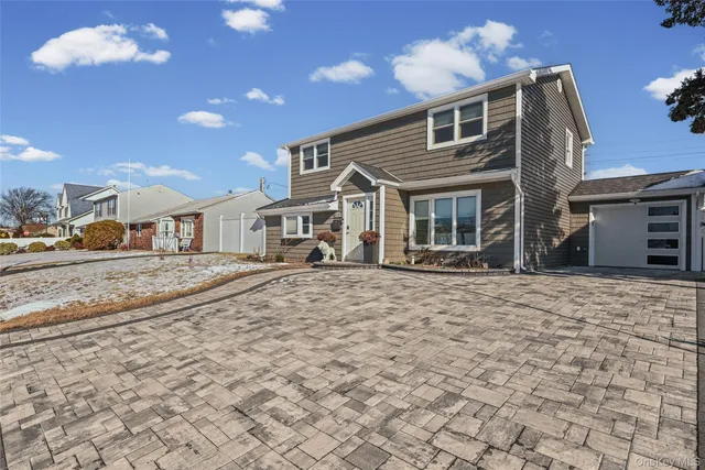 $899,999 | 4185 Harriet Road, Bethpage, NY 11714