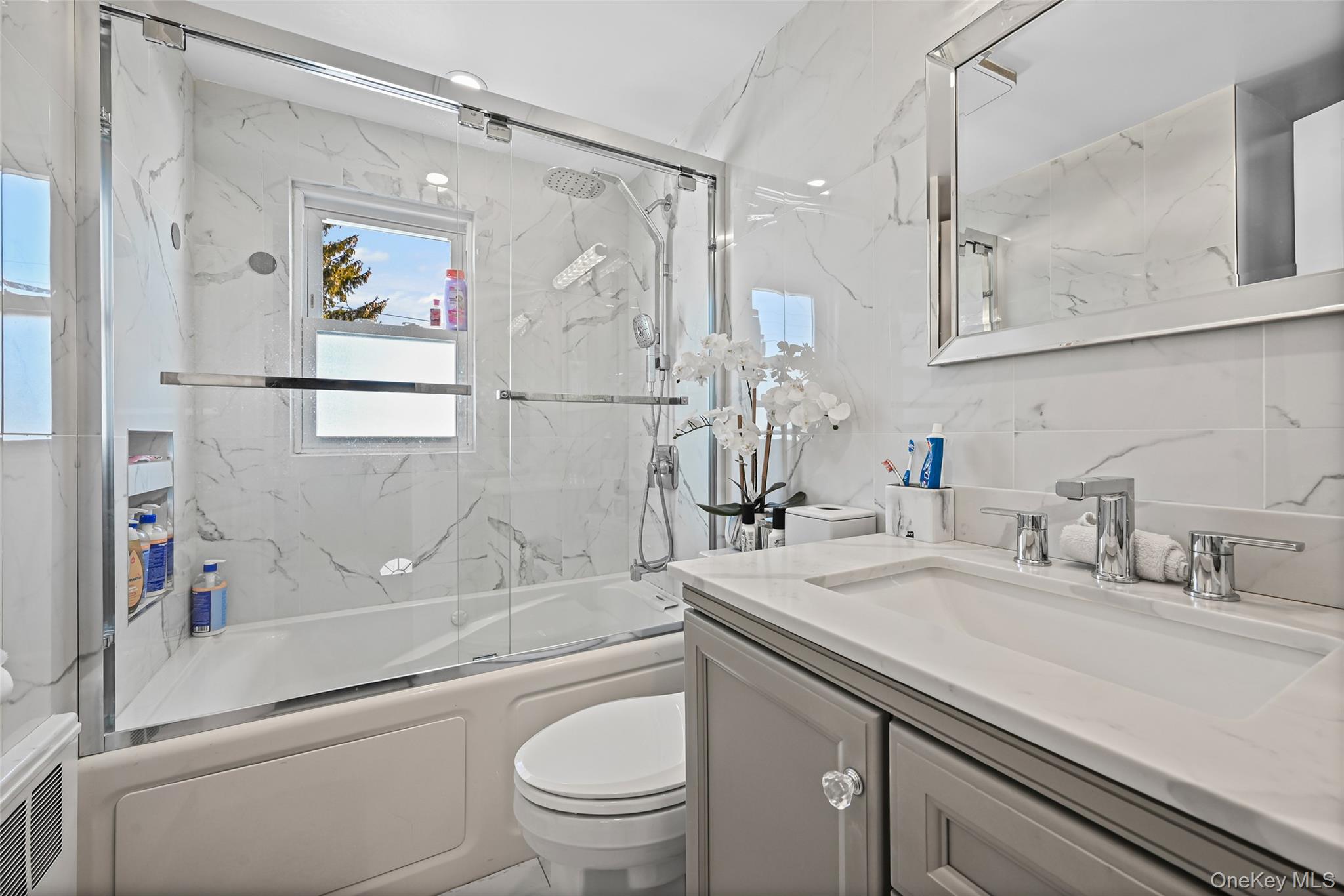 4185 Harriet Road Bethpage, NY 11714 - Photo 13 of 22