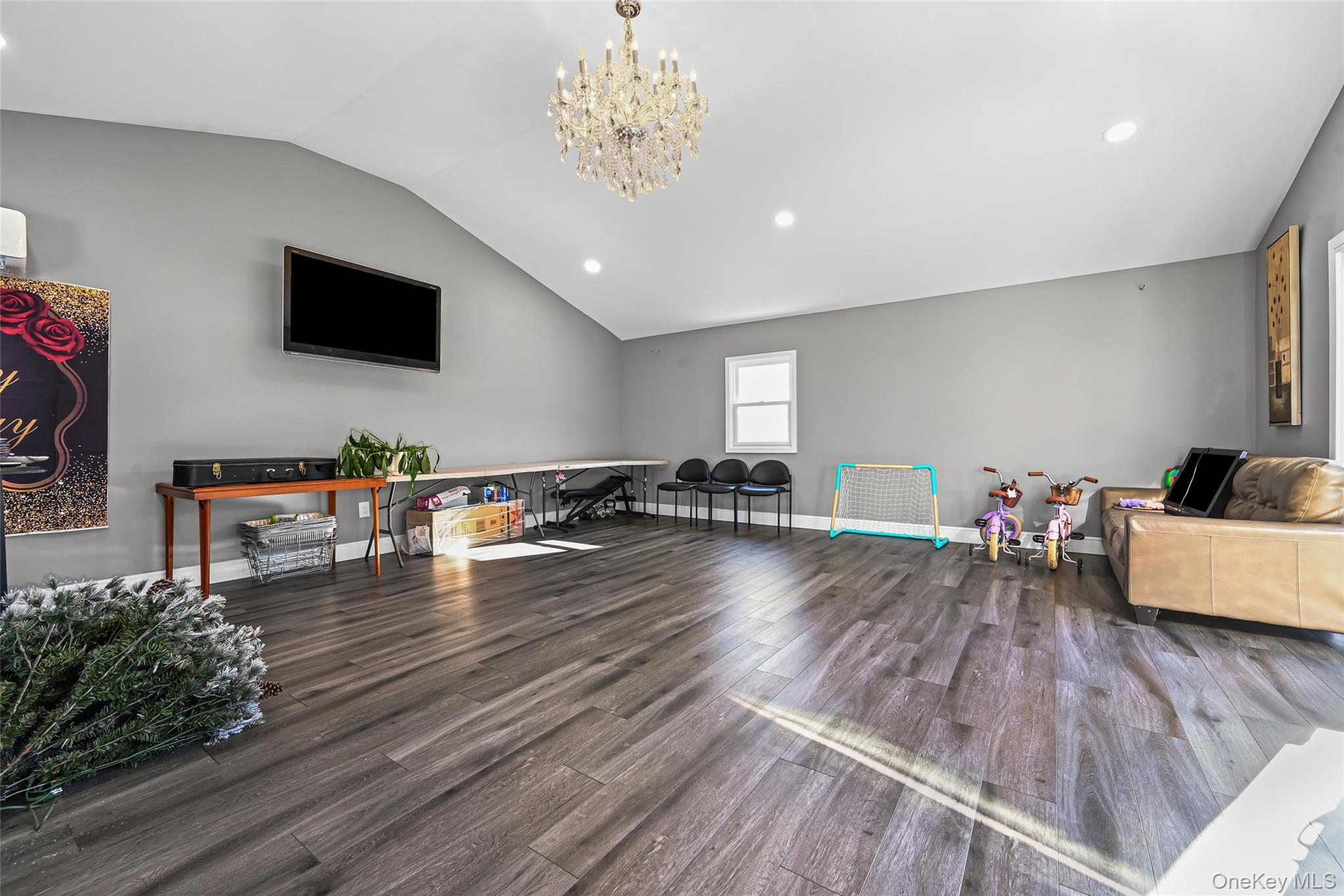 4185 Harriet Road Bethpage, NY 11714 - Photo 14 of 22