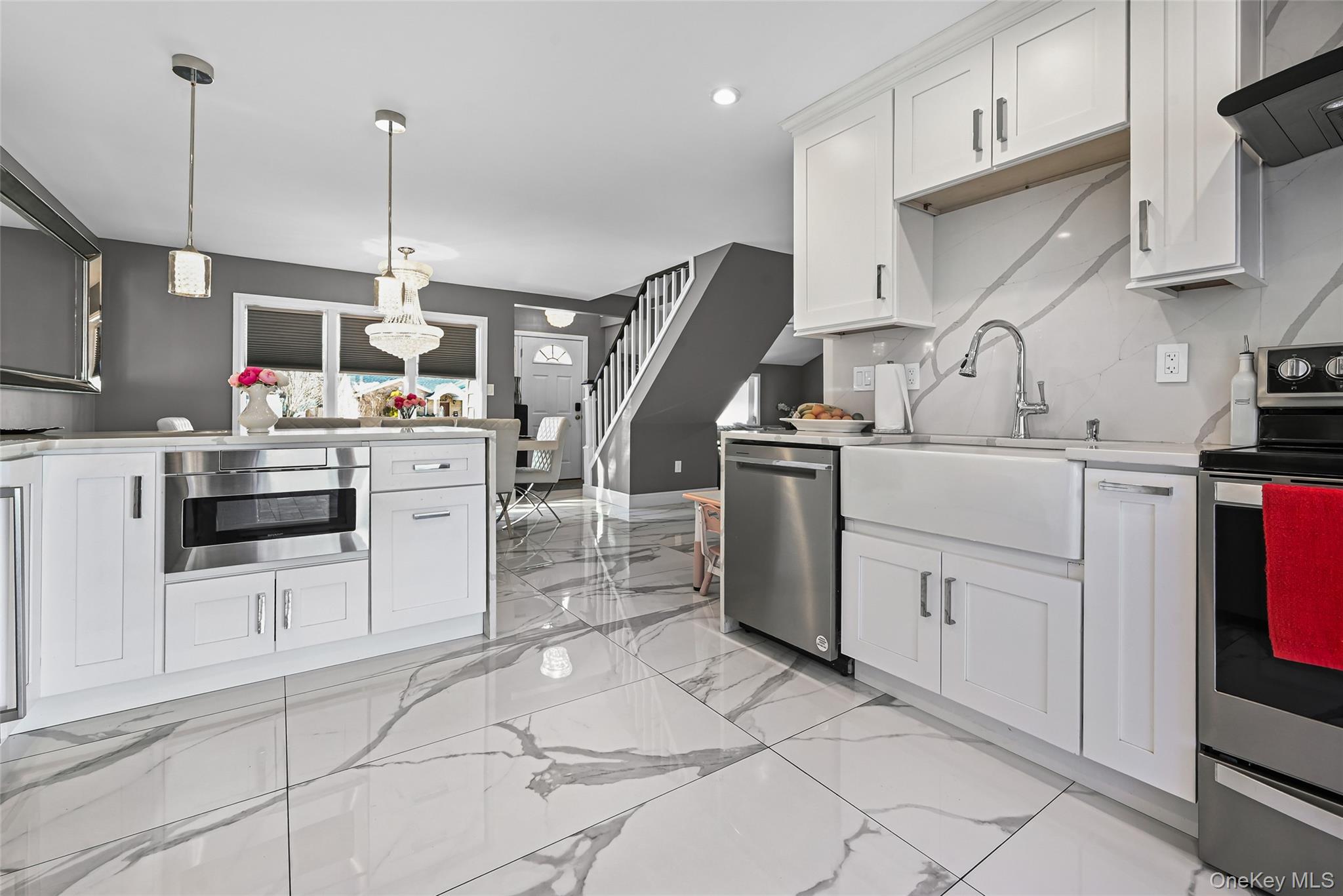 4185 Harriet Road Bethpage, NY 11714 - Photo 4 of 22