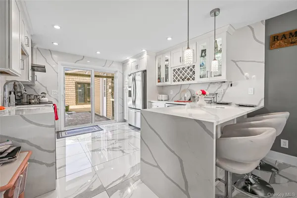 $899,999 | 4185 Harriet Road, Bethpage, NY 11714