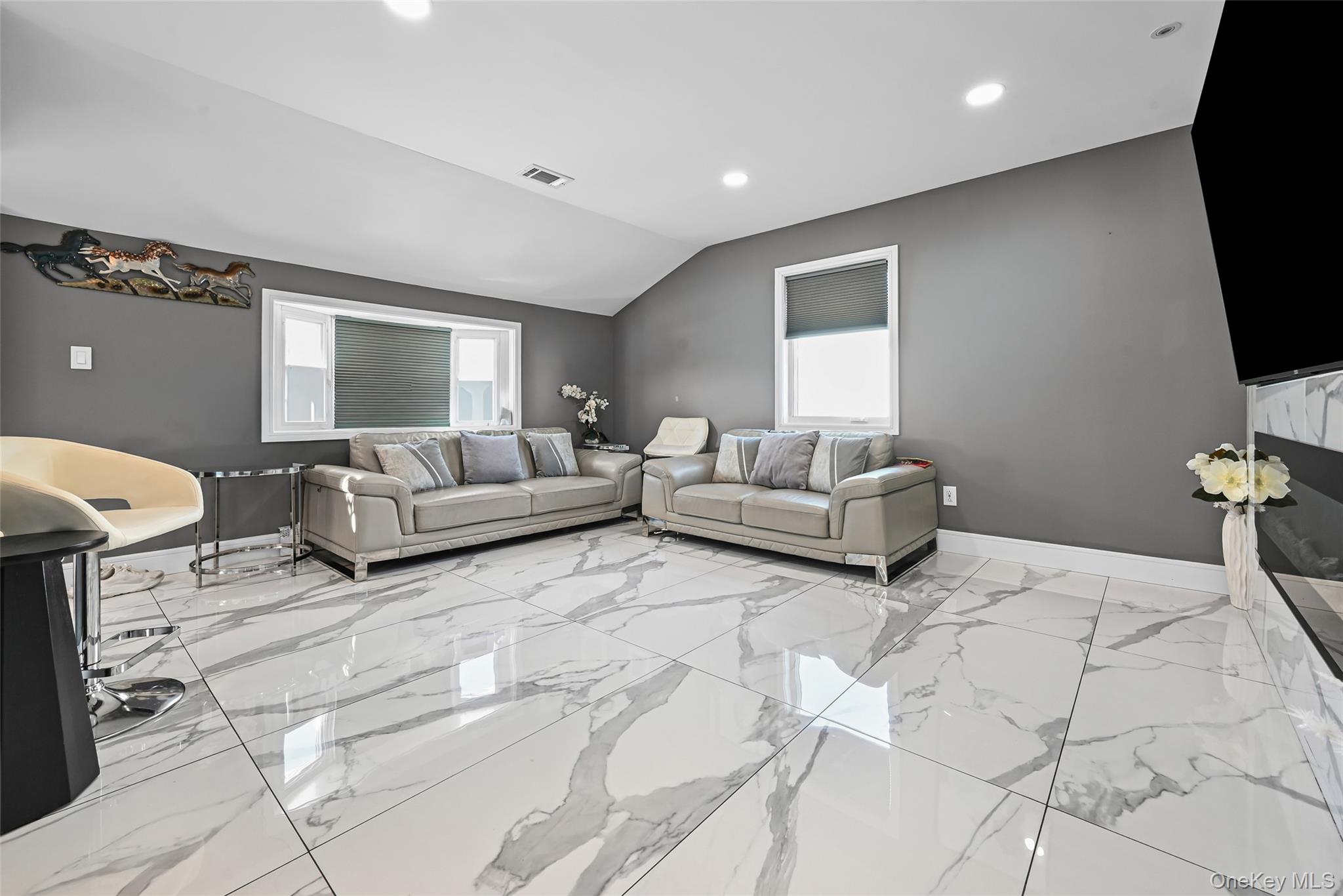 4185 Harriet Road Bethpage, NY 11714 - Photo 5 of 22