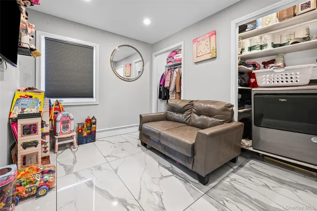 $899,999 | 4185 Harriet Road, Bethpage, NY 11714