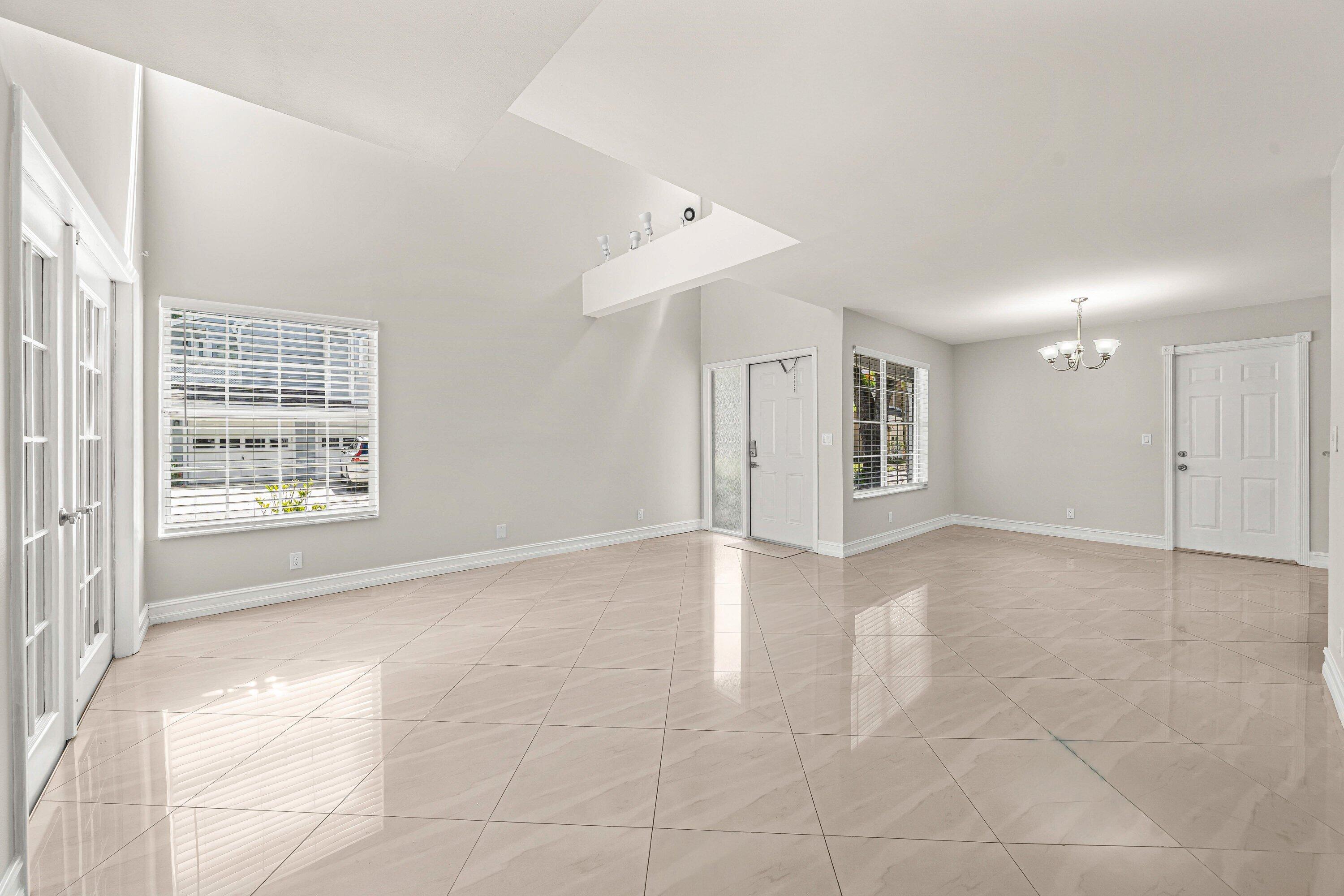 5331 Buckhead Circle, Unit 1030 Boca Raton, FL 33431 - Photo 9 of 50 008-5331BuckheadCircle-BocaRaton-FL-3348
