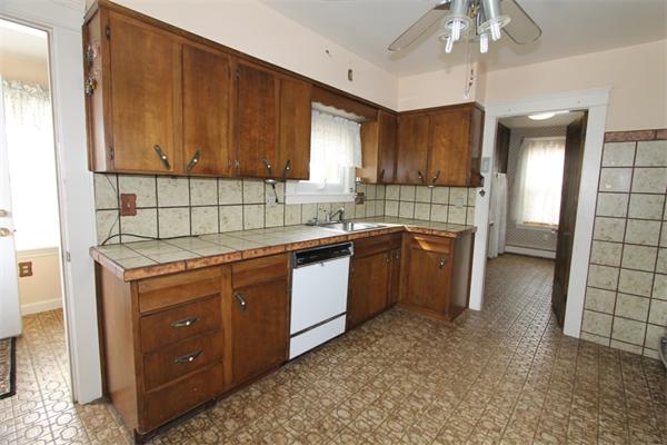 36 Rollinson Road Worcester, MA 01606 - Photo 5 of 18 Gallery Image 5