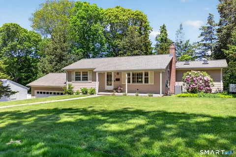 $525,000 | 8 Liberty Ridge, Clinton, CT 06413