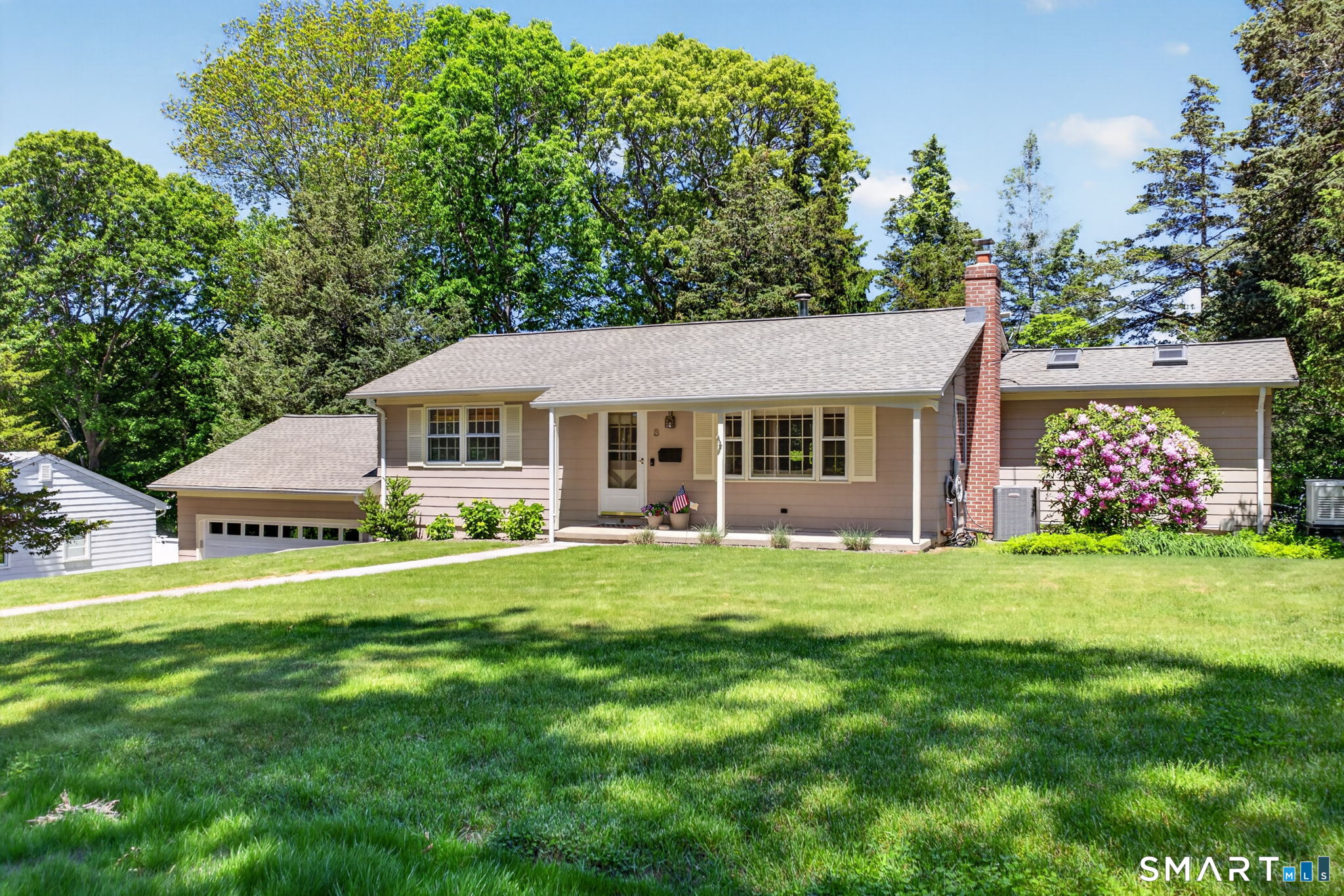 8 Liberty Ridge Clinton, CT 06413 - Photo 2 of 40