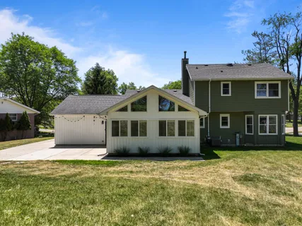 $545,000 | 125 Potawatomi Road, Williams Bay, WI 53191